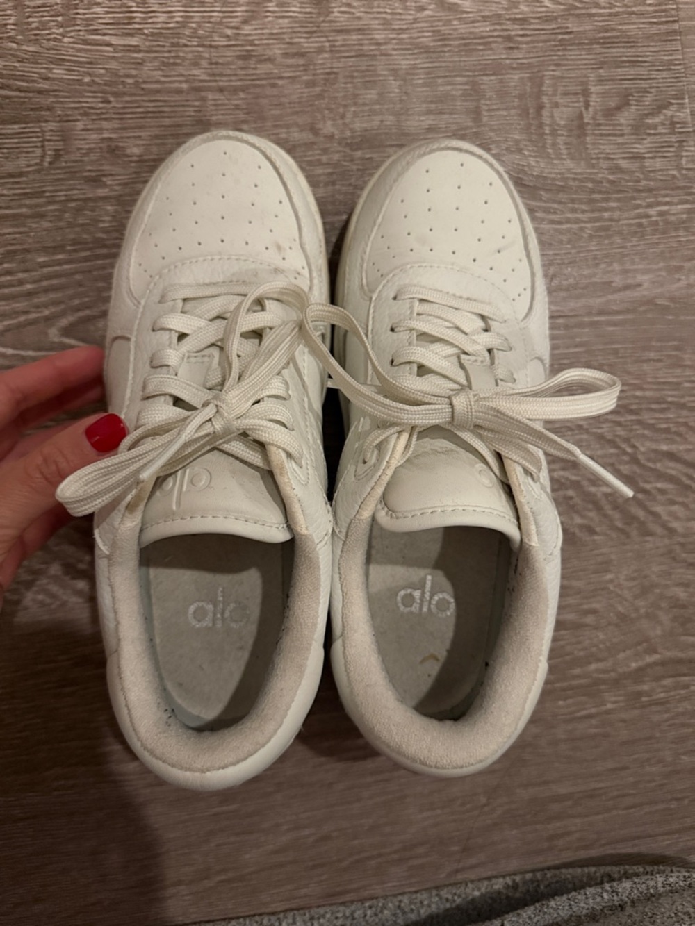 ALO Yoga Womens White Low-Top Sneakers